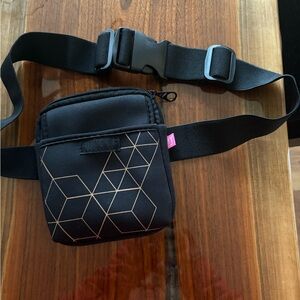Waist strap small zippered pouch in black